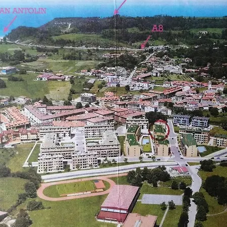 Atico En De Llanes. *